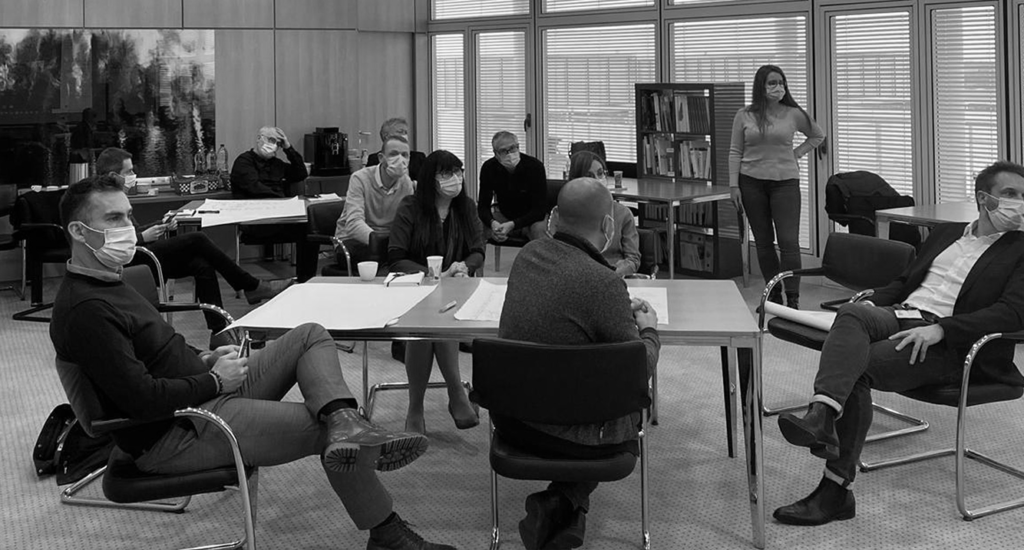 Image de cas client: l'équipe WURTH et Fairywell durant leur projet d'innovations managériales